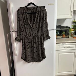 Aritzia Babaton 100% Silk Mini Dress
Grey&Black Small Print
Size S